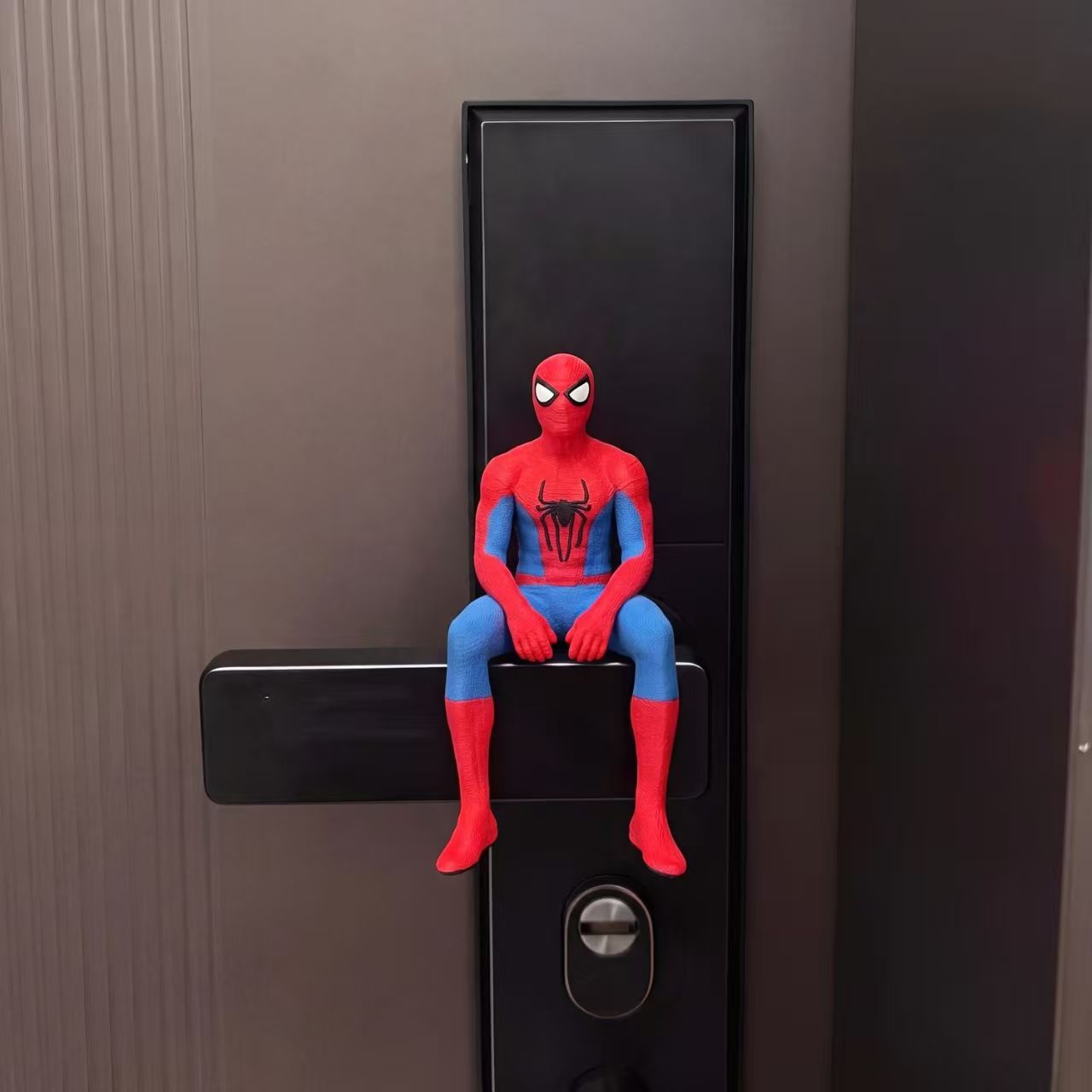 Spider Man Deadpool Sitting Po - огляд і ціна Car Accessories Oman
